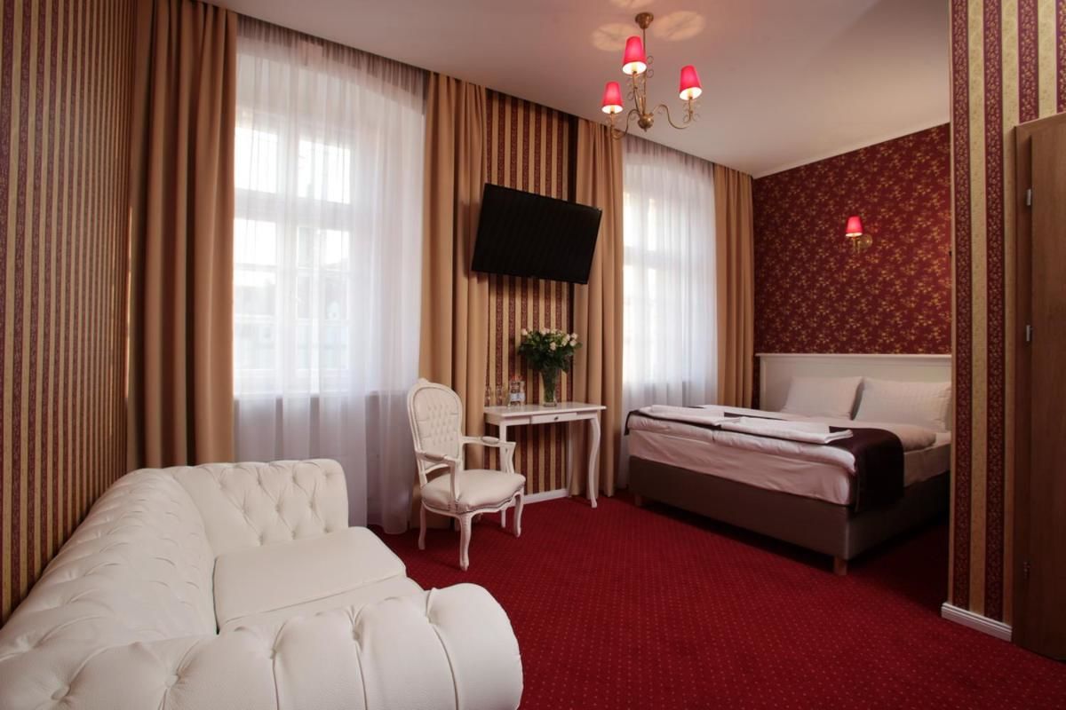 Курортные отели Hotel Court Park Ныса-14