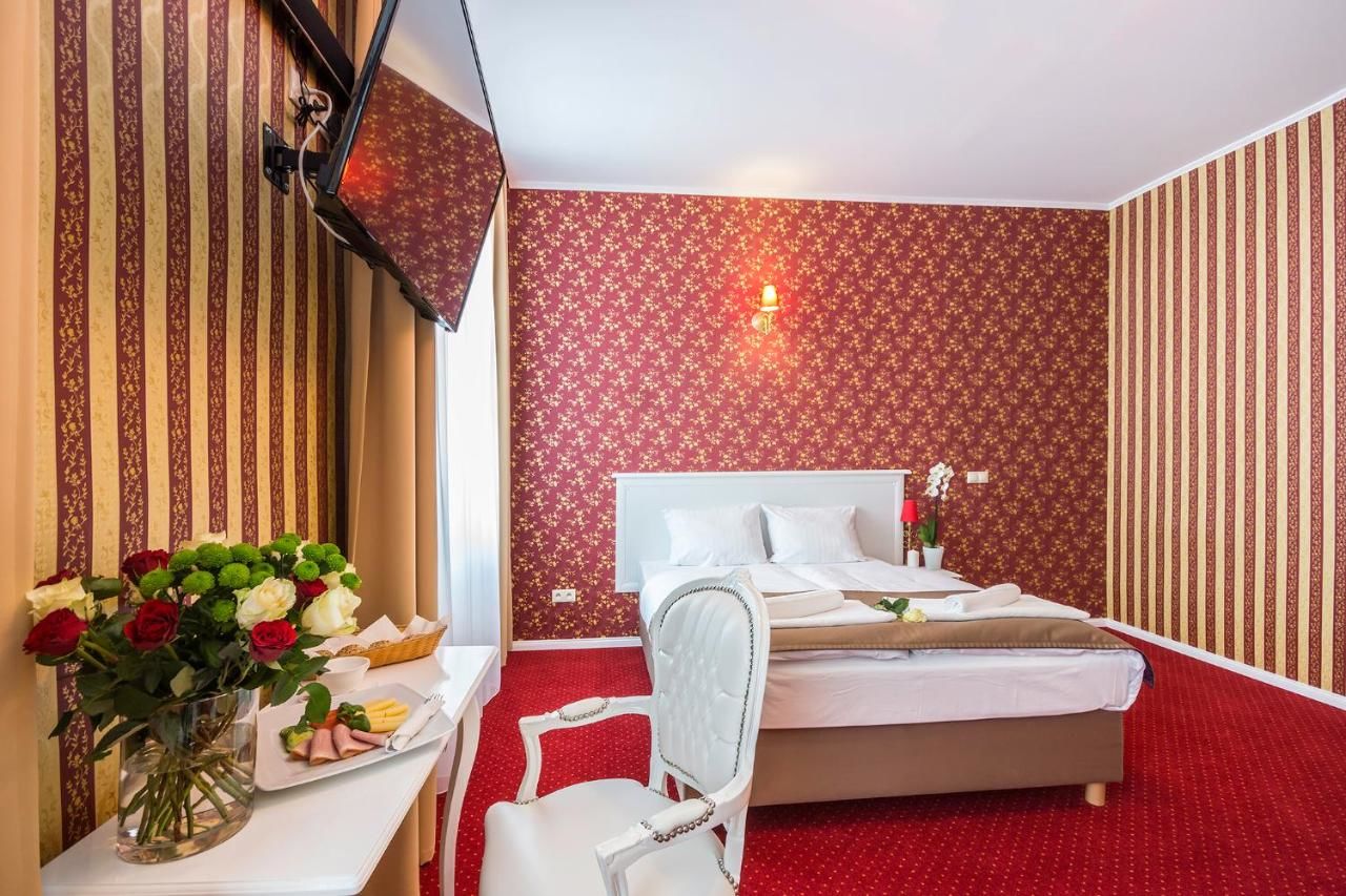 Курортные отели Hotel Court Park Ныса-21