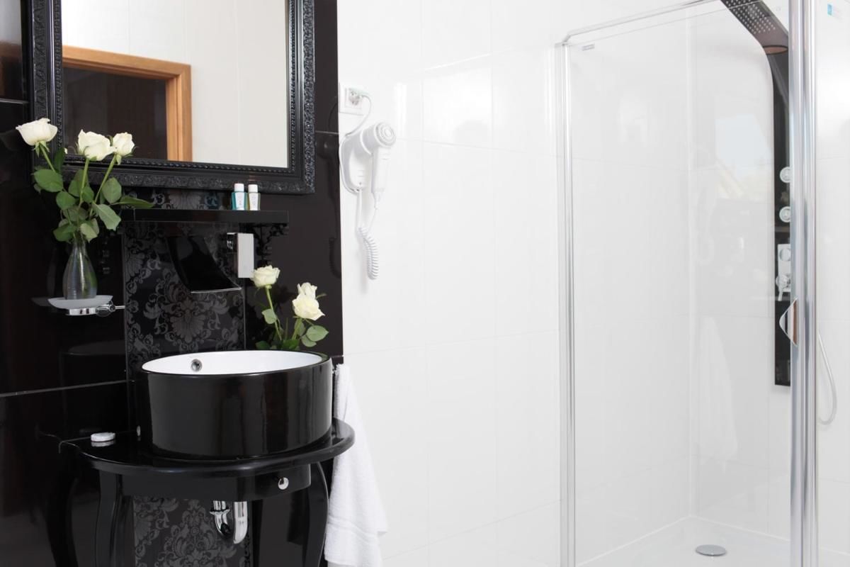 Курортные отели Hotel Court Park Ныса-34
