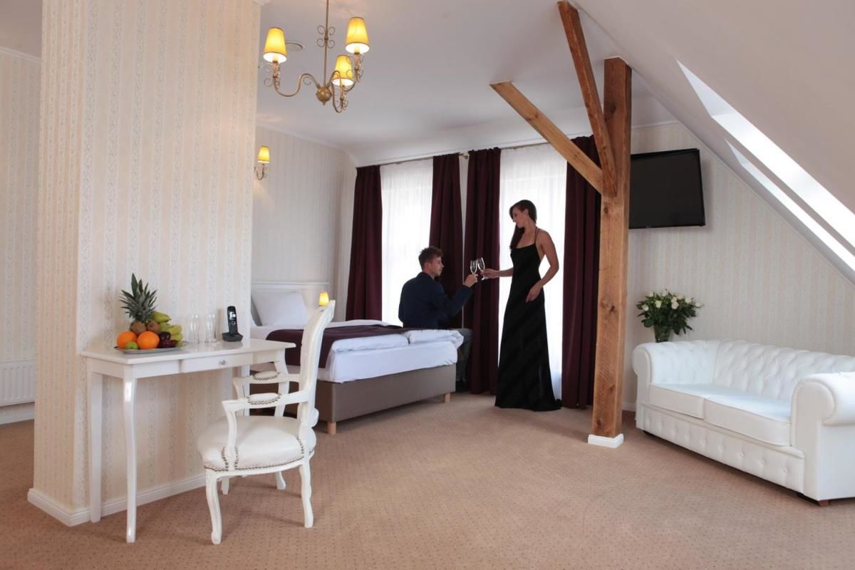 Курортные отели Hotel Court Park Ныса-44